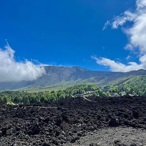 Etna Accogliente Nel Cuore Di Appartamento Aeroporto di Catania Fontana Rossa